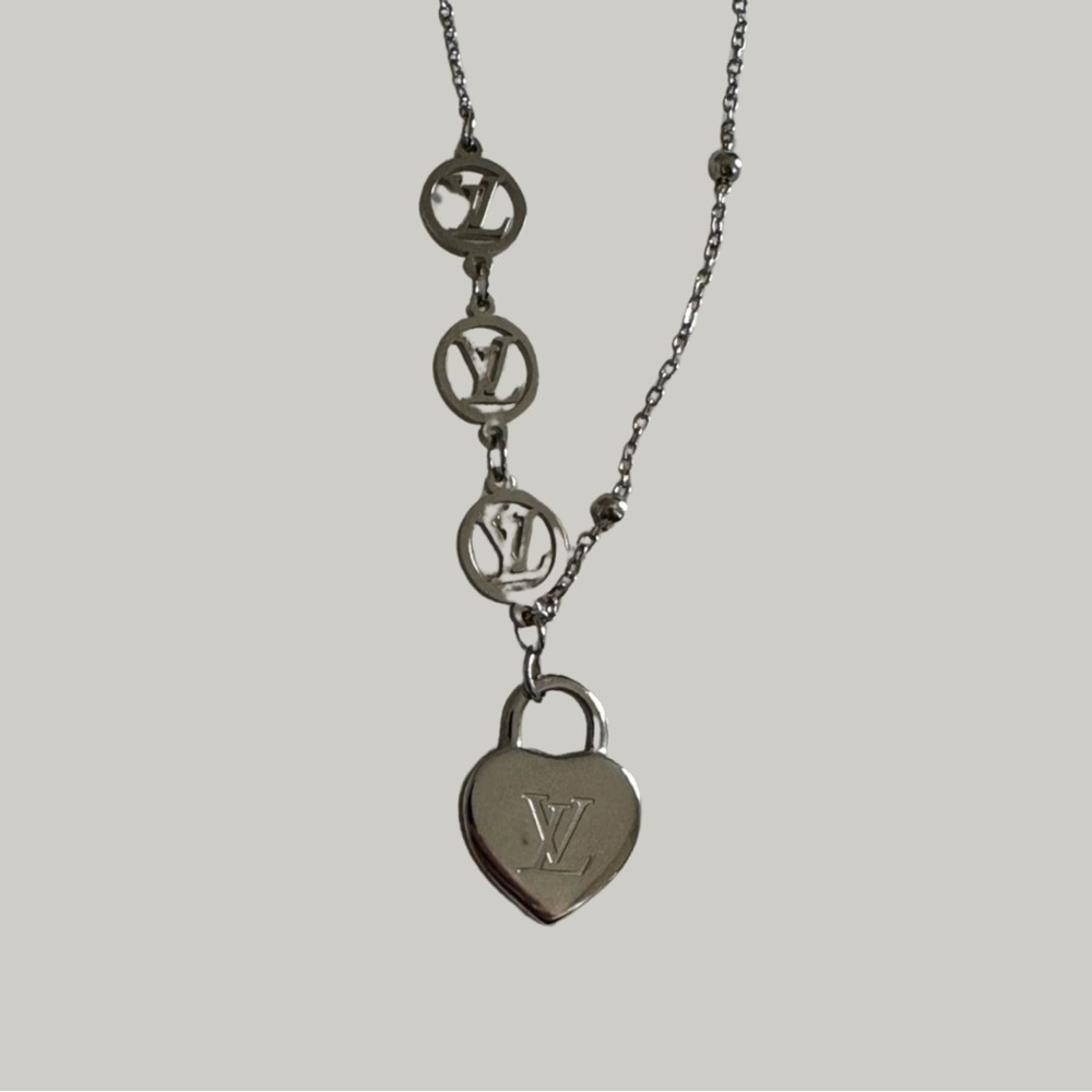 LIKE NEW Louis Vuitton Heart Lock Necklace